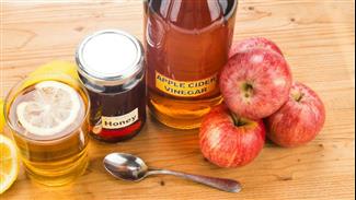 מטיפוח השיער ועד להקלה על צרבת: 8 יתרונות בחומץ תפוחים